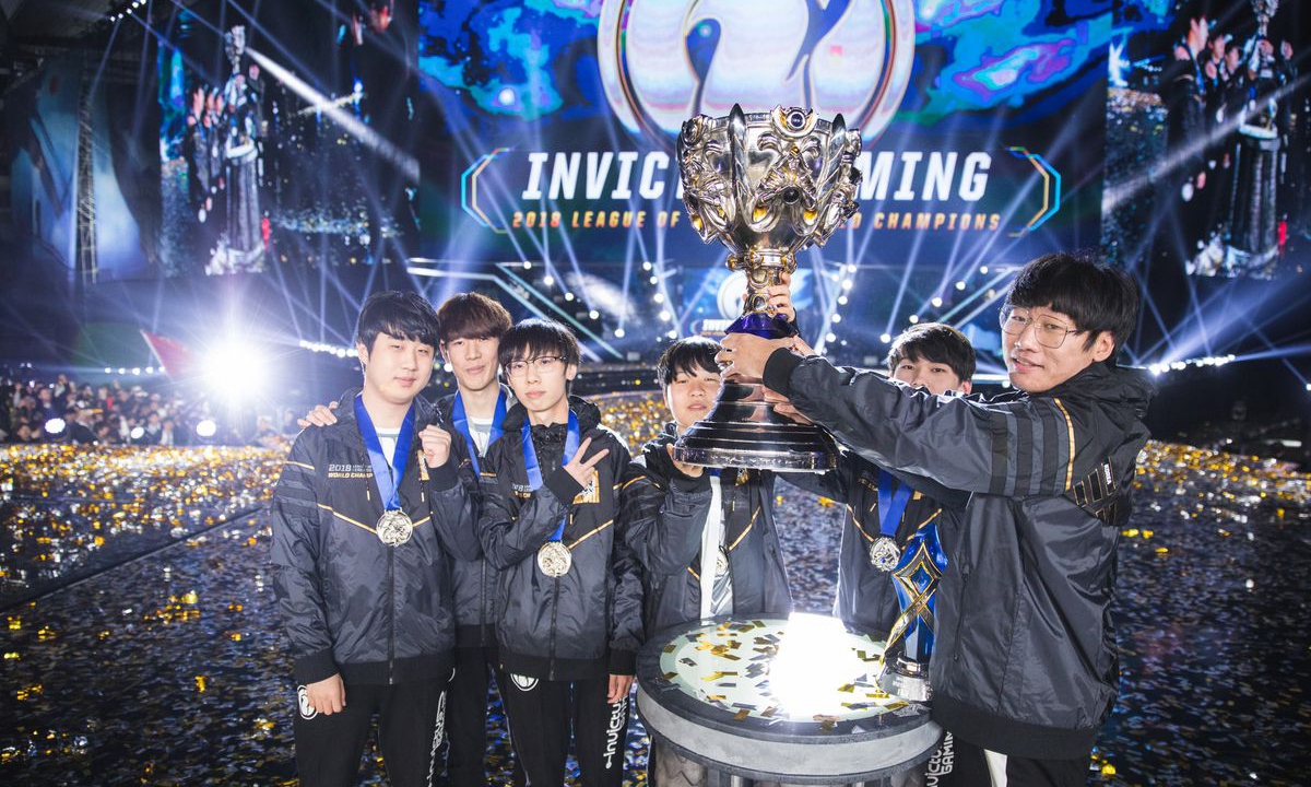 网友热评：S15英雄联盟总决赛主题曲旋律和歌词寓意深远。